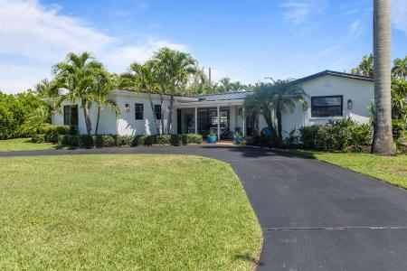 711 SW 27th Way, Boynton Beach, Florida 33435