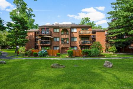 18 Bronxville Glen Drive, Yonkers, New York 10708, USA