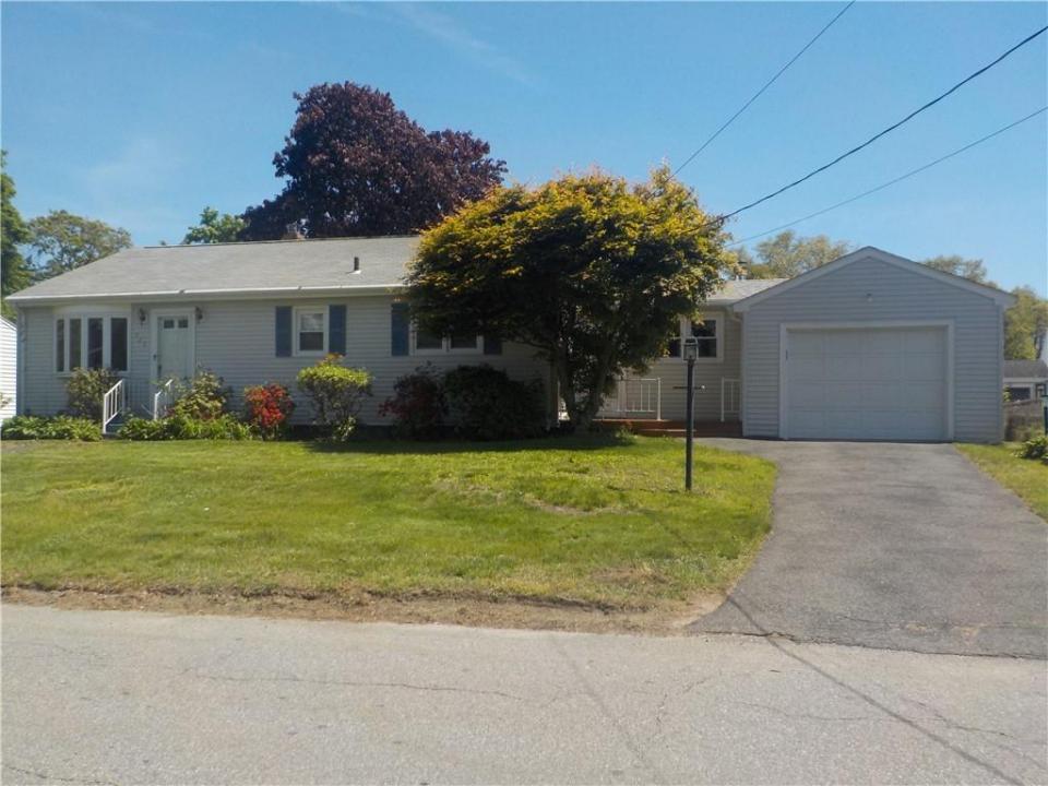 325 Morin Street, Woonsocket, רוד איילנד 02895, ארצות הברית של אמריקה