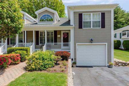 32 Orchard Meadows Drive, Smithfield, Rhode Island 02917, USA
