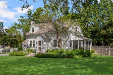 11 Chachapacasset Road, Barrington, Rhode Island 02806, USA