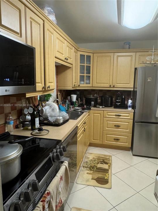 8625 NW 8th St 310, Miami, Florida 33126, Stati Uniti