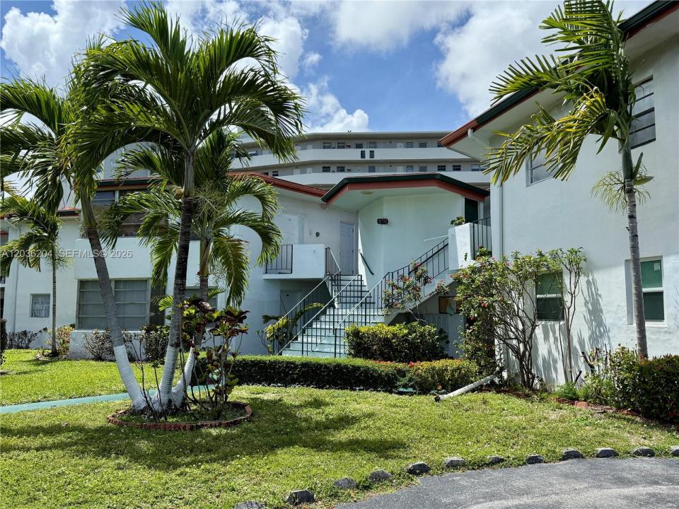 18750 NE 18th Ave 251, Miami, Florida 33179, USA