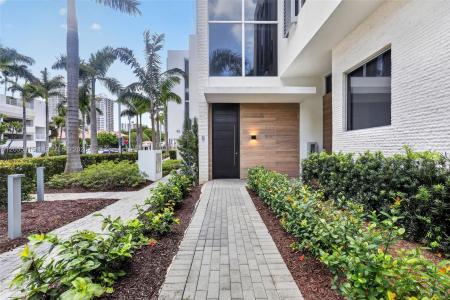 3750 Yacht Club Dr TH5, Aventura, פלורידה 33180, ארצות הברית של אמריקה