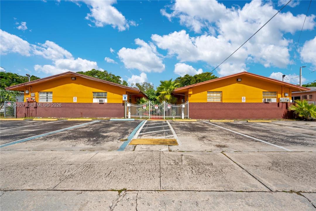 129-131 SE 5th St, Hallandale Beach, Florida 33009, Stati Uniti