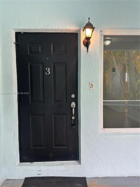 1945 Calais Dr 3, Miami Beach, Floryda 33141, USA