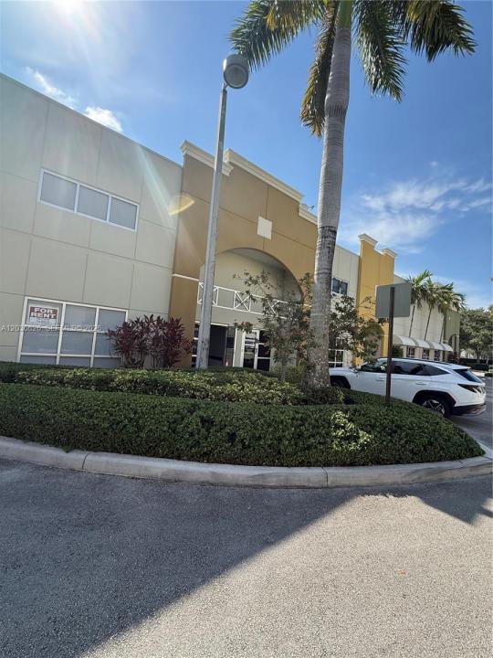 11231 NW 20th St 122, Sweetwater, Florida 33172, Stati Uniti