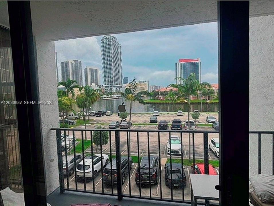 200 Leslie Dr 324, Hallandale Beach, Flórida 33009, Estados Unidos