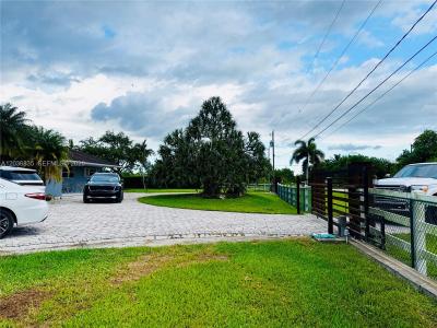 21217 SW 160 ST, Miami, Florida 33187, USA