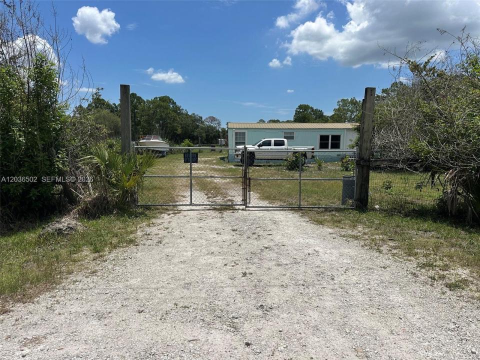 135 S Hacienda, Clewiston, Floride 33440, États-Unis