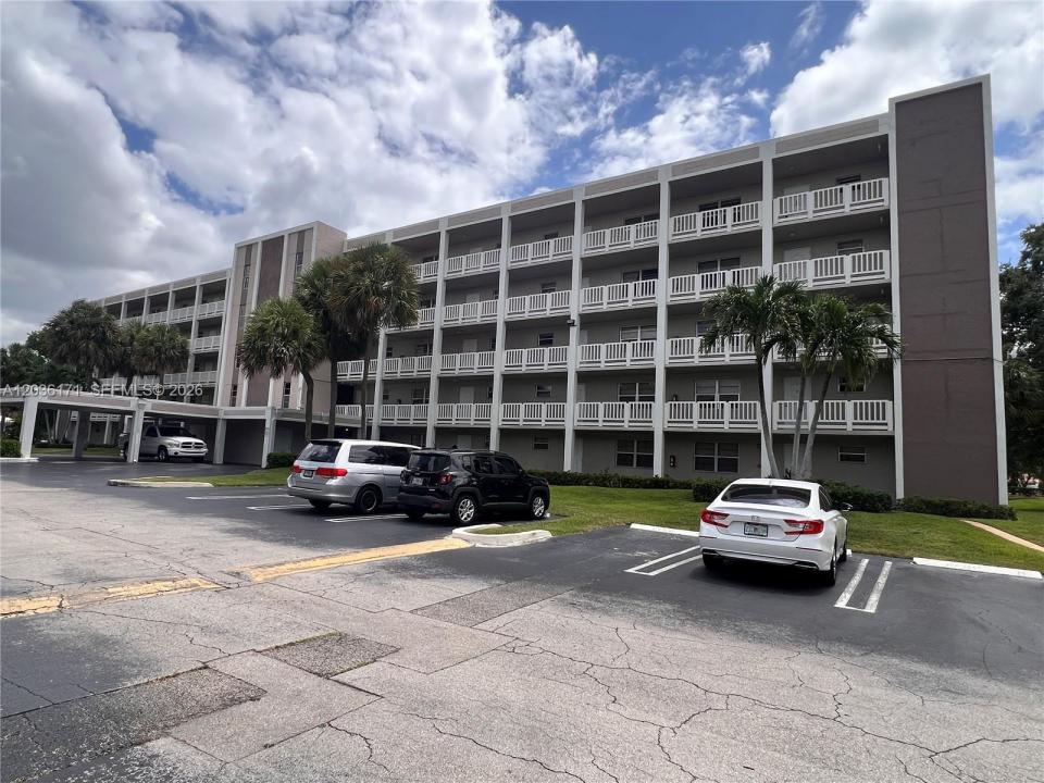 1075 Riverside Dr 505, Coral Springs, Florida 33071, Stati Uniti