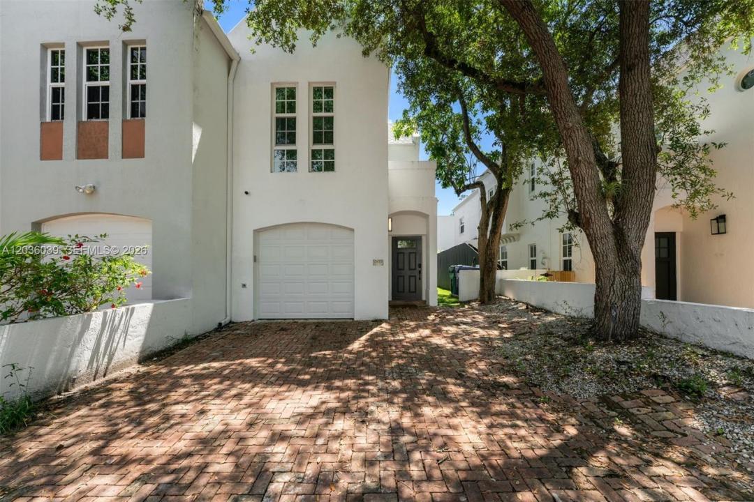 3125 Paola Dr 15, Miami, Floride 33133, États-Unis