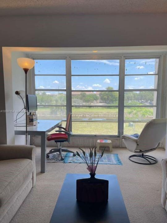 8081 N Sunrise Lakes Dr 306, Sunrise, Floride 33322, États-Unis