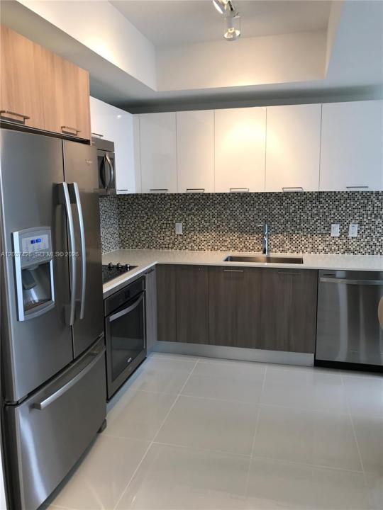5300 NW 85 AVE 703, Doral, Florida 33166, Stati Uniti