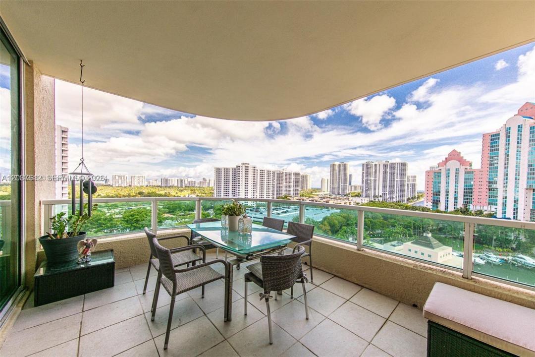 3340 NE 190th ST 1101, Aventura, Floryda 33180, USA