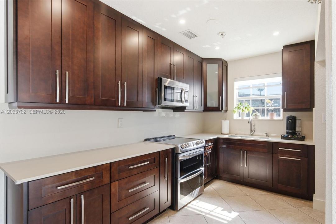 7151 SW 14th St, Pembroke Pines, Floride 33023, États-Unis