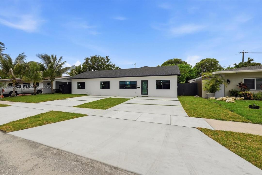 1140 NE 201st Ter, Miami, Floride 33179, États-Unis