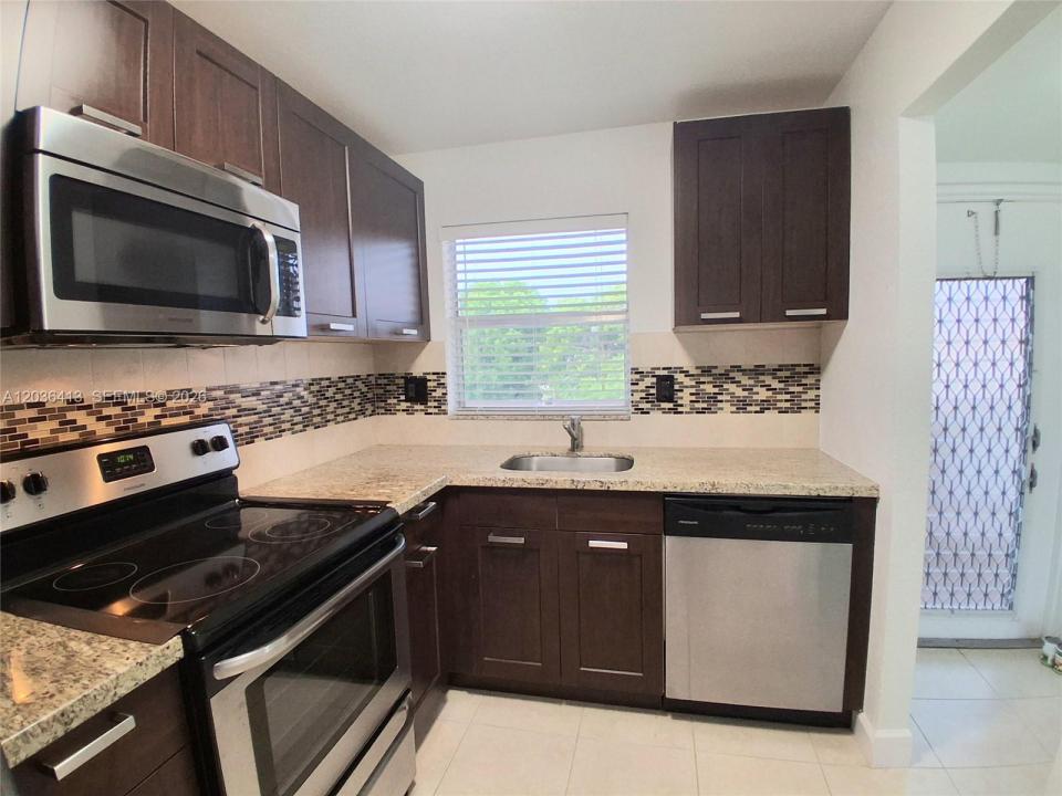 9460 Sunrise Lakes Blvd 309, Sunrise, Floride 33322, États-Unis