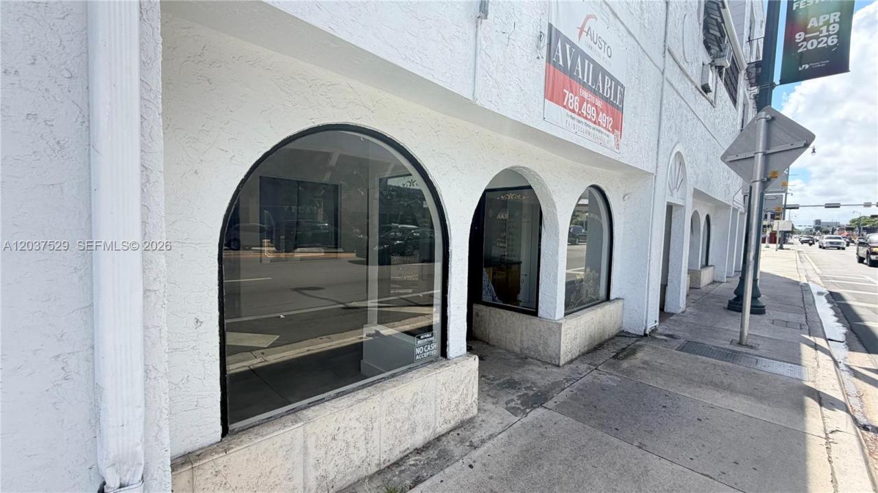 2614 SW 8th St 2610, Miami, Florida 33135, USA