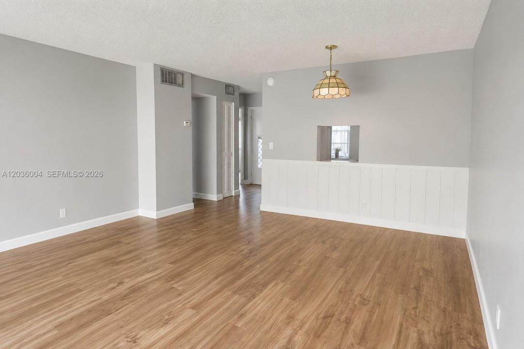 1000 NE 14th Ave 404, Hallandale Beach, Florida 33009, USA