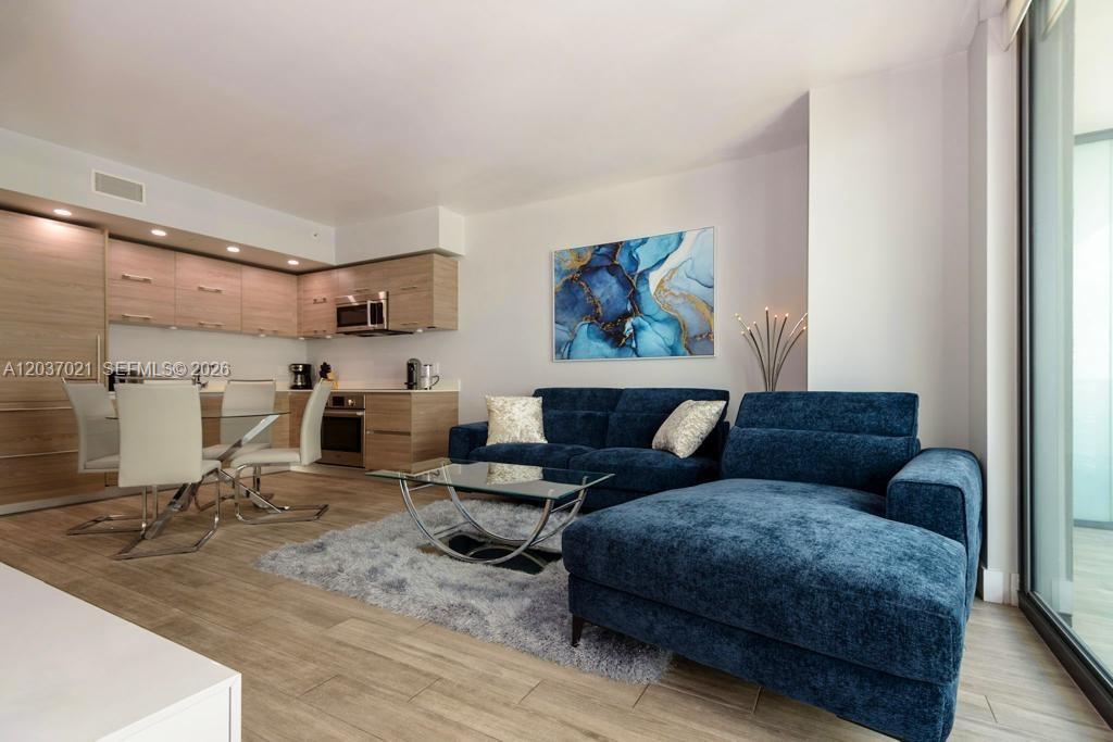 1300 S Miami Avenue 3908, Miami, Floryda 33130, USA