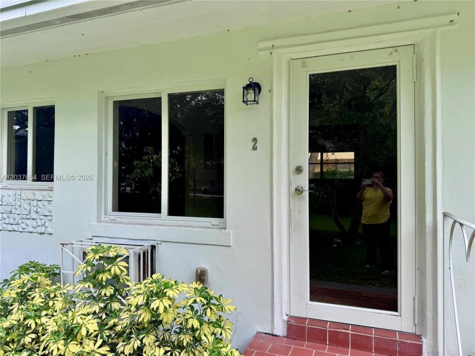 8440 NE 1st Ave 2, Miami, Florida 33138, Stati Uniti