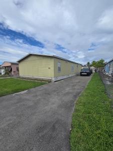 1061 SW 131 PL, Miami, Florida 33184, USA