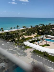 10275 Collins Ave 915, Bal Harbour, Florida 33154, USA