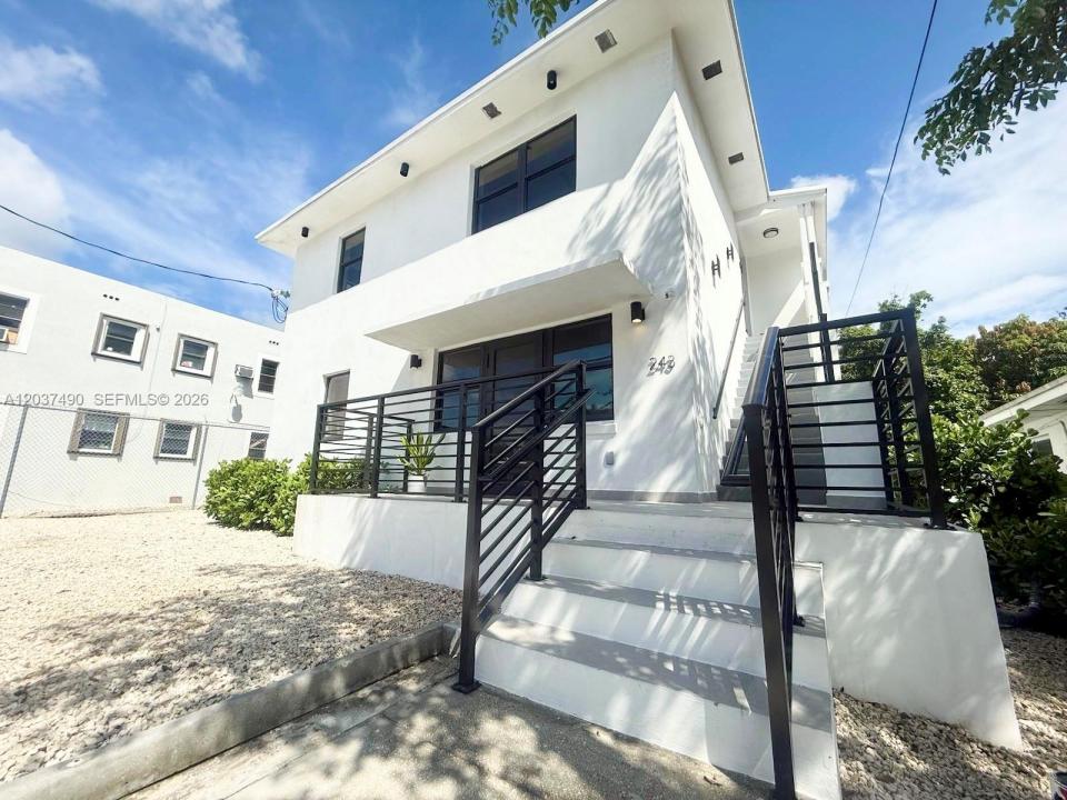 243 NW 32nd St, Miami, Floride 33127, États-Unis