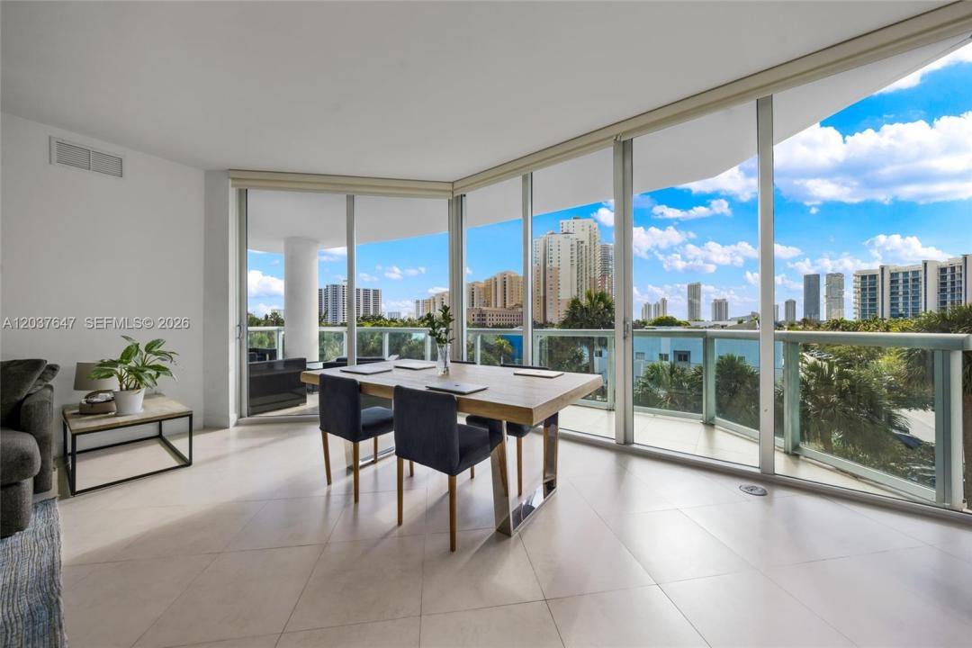 3131 NE 188th St 2-506, Aventura, Floride 33180, États-Unis