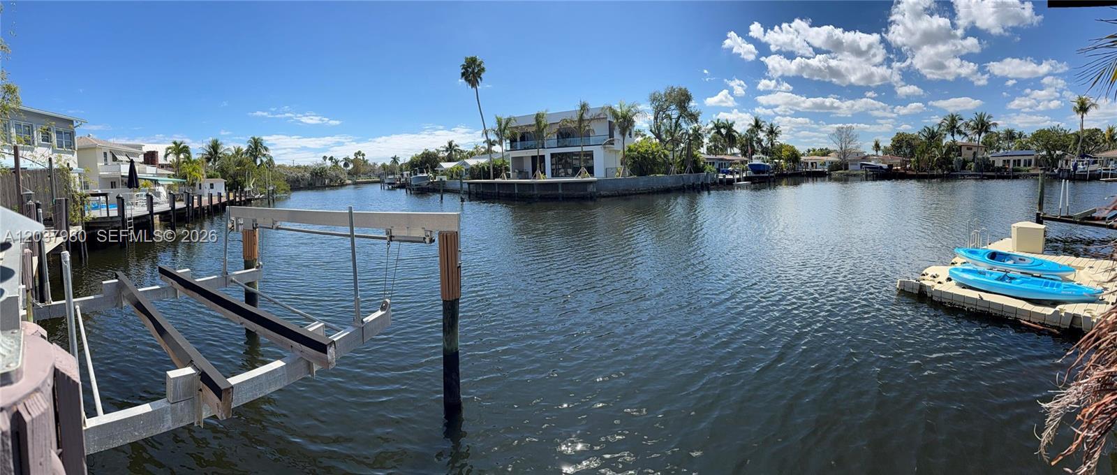 2100 NE 24th St, Wilton Manors, Florida 33305, Amerika Birleşik Devletleri