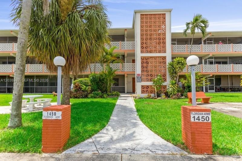 1450 NE 170th St 305, North Miami Beach, Florida 33162, Stati Uniti
