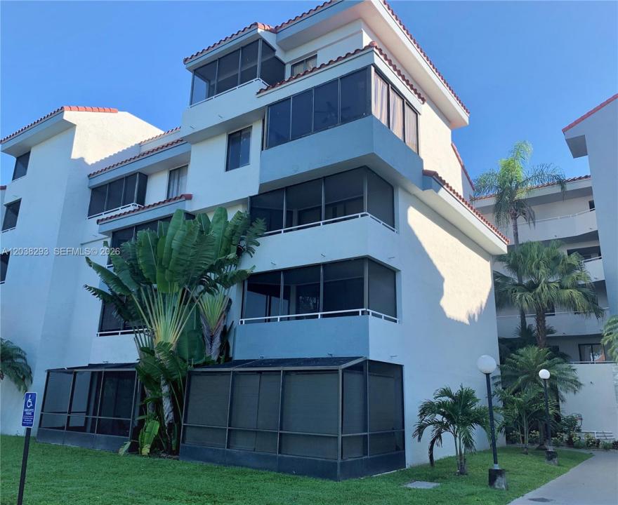 8255 SW 152nd Ave E-101, Miami, Florida 33193, USA