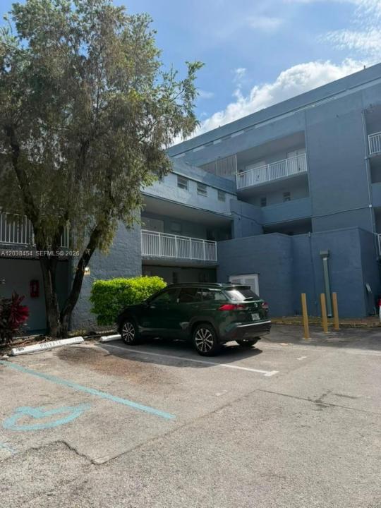 9375 Fontainebleau Blvd L225, Miami, Florida 33172, USA