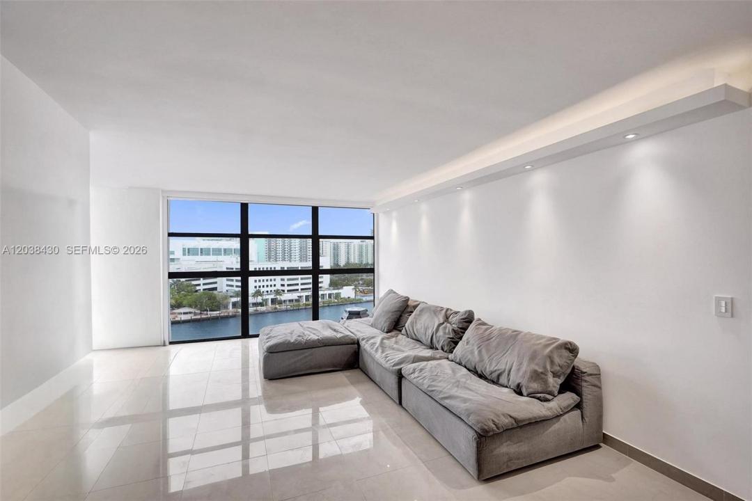 400 Leslie Dr 1022, Hallandale Beach, Floride 33009, États-Unis