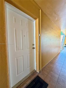 4340 NW 11th St 4, Miami, Florida 33126, USA