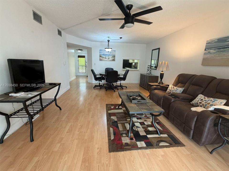 4960 E Sabal Palm Blvd 308, Tamarac, Florida 33319, USA