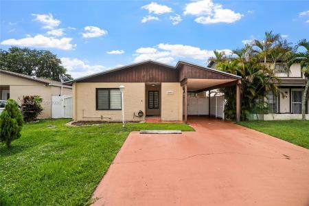 5412 NW 193rd Ln, Miami Gardens, Florida 33055, USA