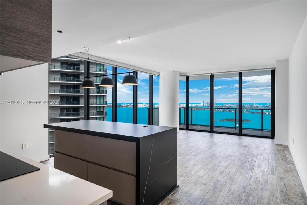650 NE 32nd St 4407, Miami, Florida 33137, USA