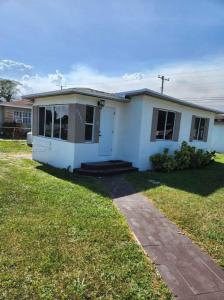 2501 NW 55th Ter, Miami, Florida 33142, USA