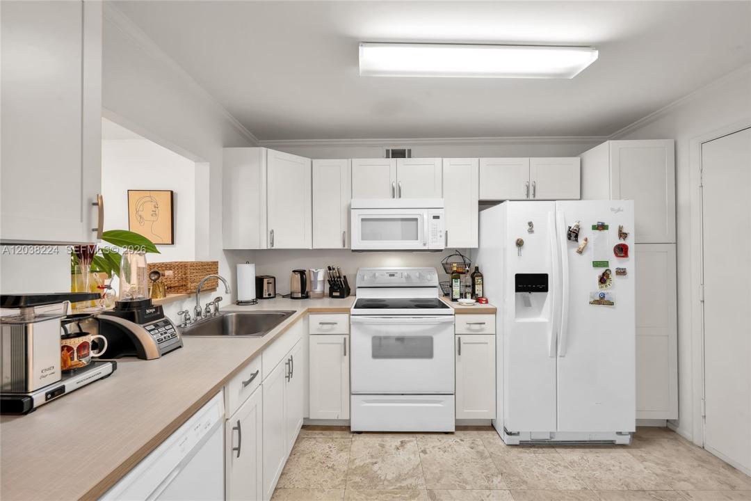 1020 Meridian Ave 715, Miami Beach, Florida 33139, USA