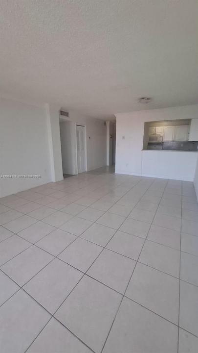 6940 Miami Gardens Dr 1-522, Hialeah, Florida 33015, USA