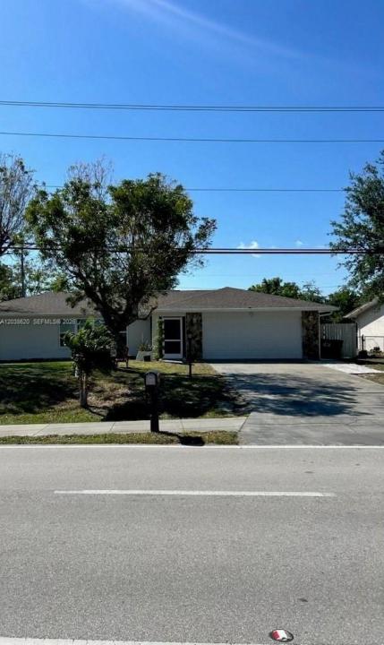 4020 Country Club 0, Cape Coral, Florida 33904, USA
