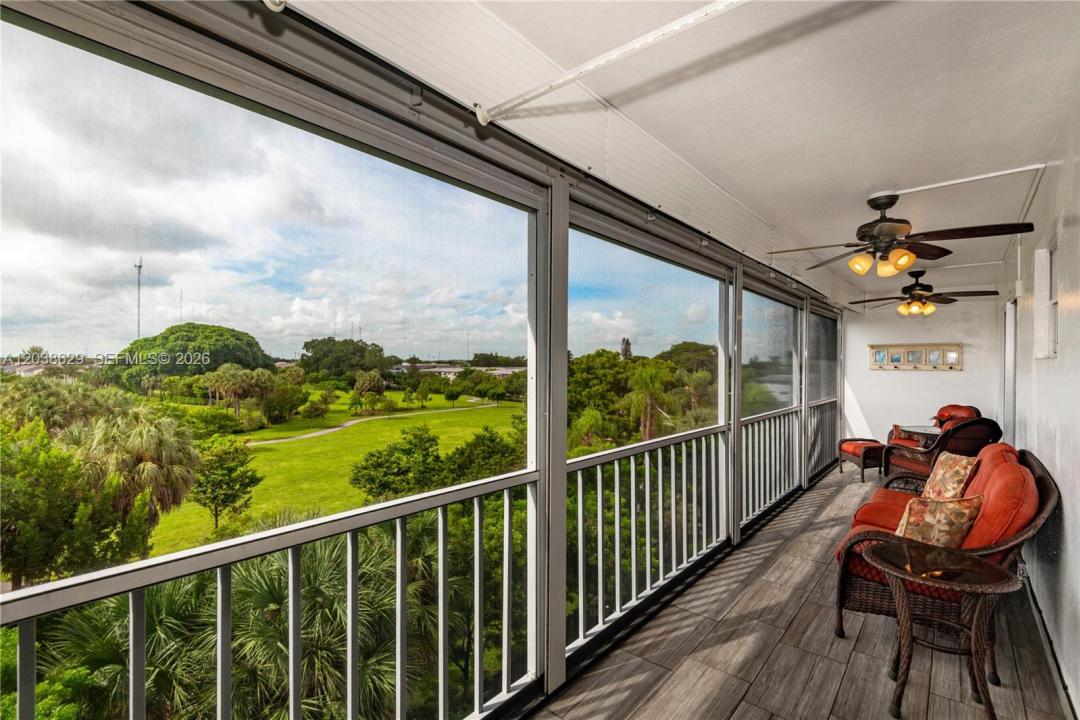 4800 Hillcrest Ln 501, Hollywood, Florida 33021, USA