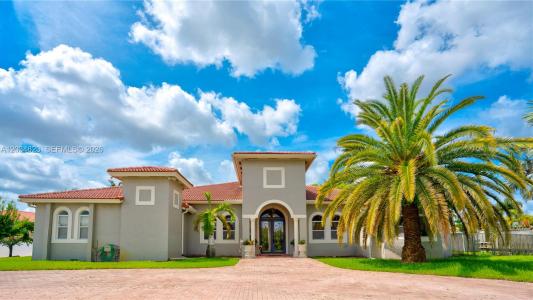 9810 NW 137th St, Hialeah Gardens, Florida 33018, Stati Uniti