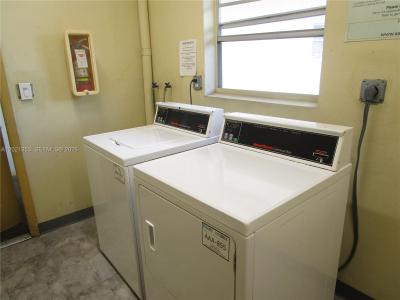 5111 W OAKLAND PARK BLVD 301, Lauderdale Lakes, Florida 33313, USA