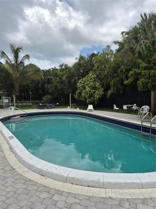 1420 Atlantic Shores Blvd 236, Hallandale Beach, Florida 33009, Amerika Birleşik Devletleri