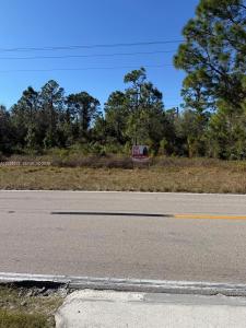 216 Columbus, Lehigh Acres, Florida 33974, USA