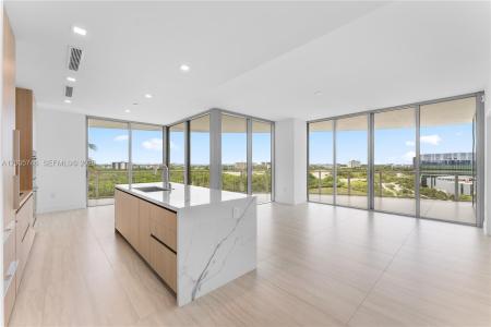 2411 Laguna Circle 705, North Miami, 플로리다 33181, 미국