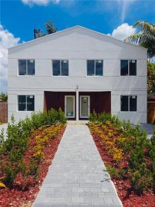 1629 NW 40th St, Miami, Florida 33142, USA